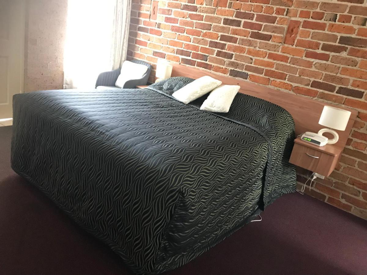 Cedar Lodge Motel 아미데일 외부 사진