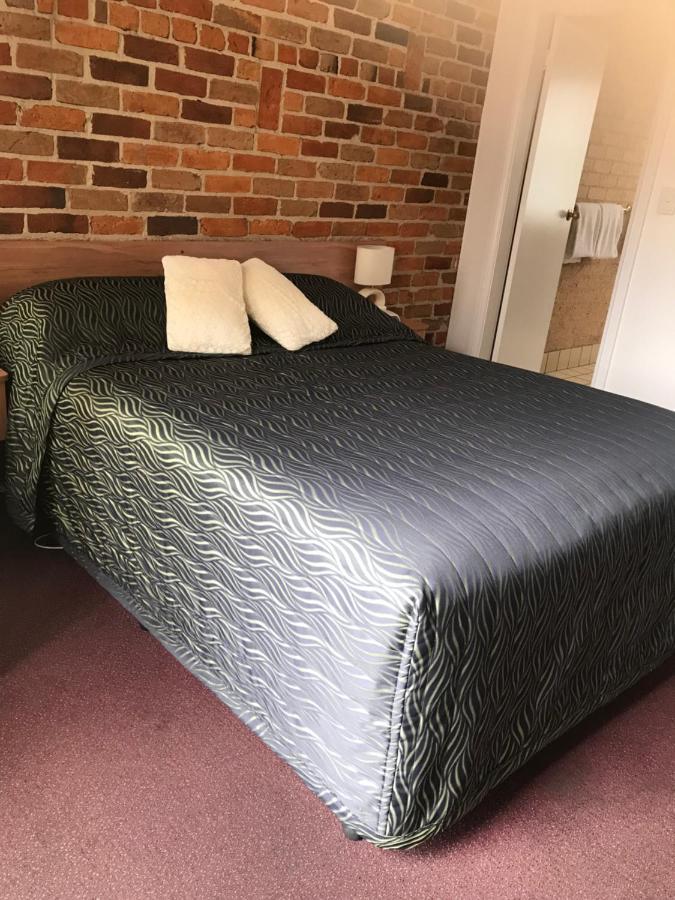 Cedar Lodge Motel 아미데일 외부 사진