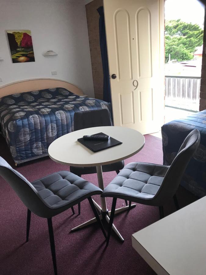 Cedar Lodge Motel 아미데일 외부 사진