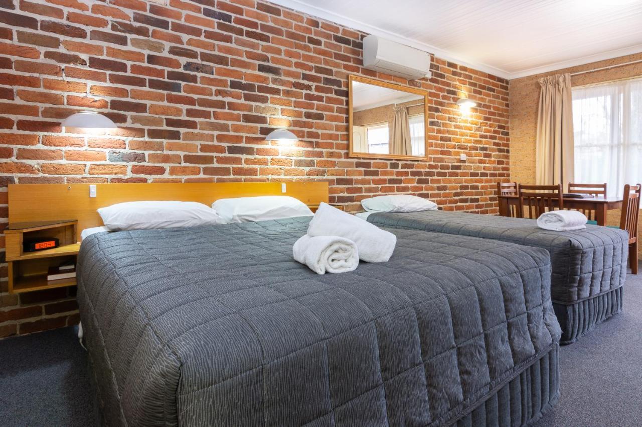 Cedar Lodge Motel 아미데일 외부 사진