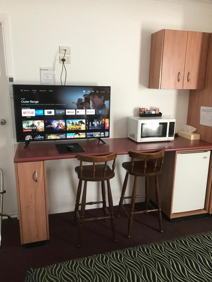 Cedar Lodge Motel 아미데일 외부 사진