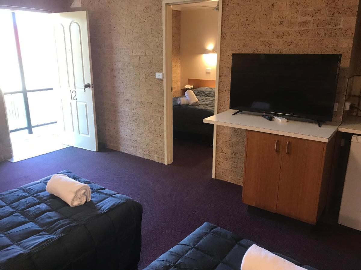 Cedar Lodge Motel 아미데일 외부 사진